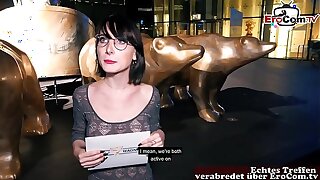 Deutsche Studentin abschleppen bei EroCom Post at hand Berlin öffentliches Casting